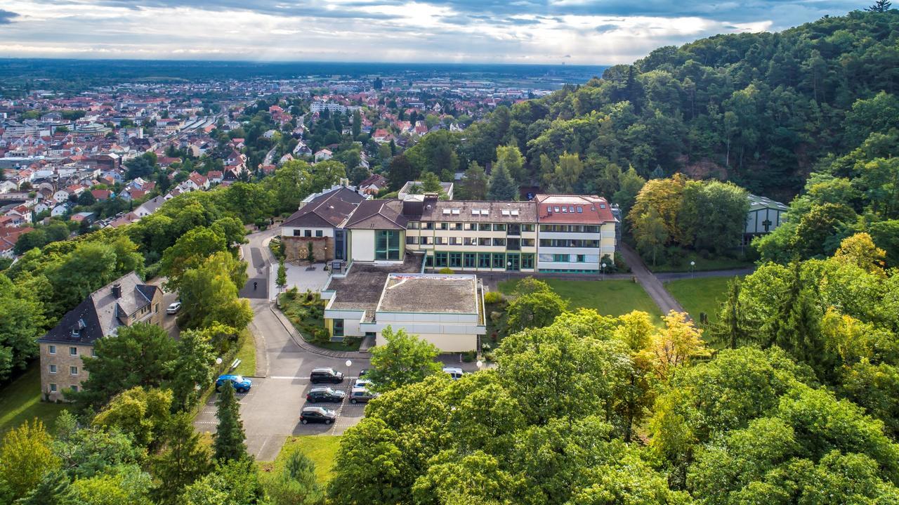 Kloster Neustadt Neustadt an der Weinstraße Esterno foto