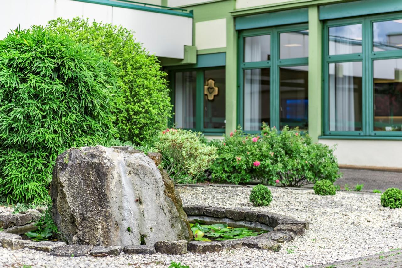 Kloster Neustadt Neustadt an der Weinstraße Esterno foto